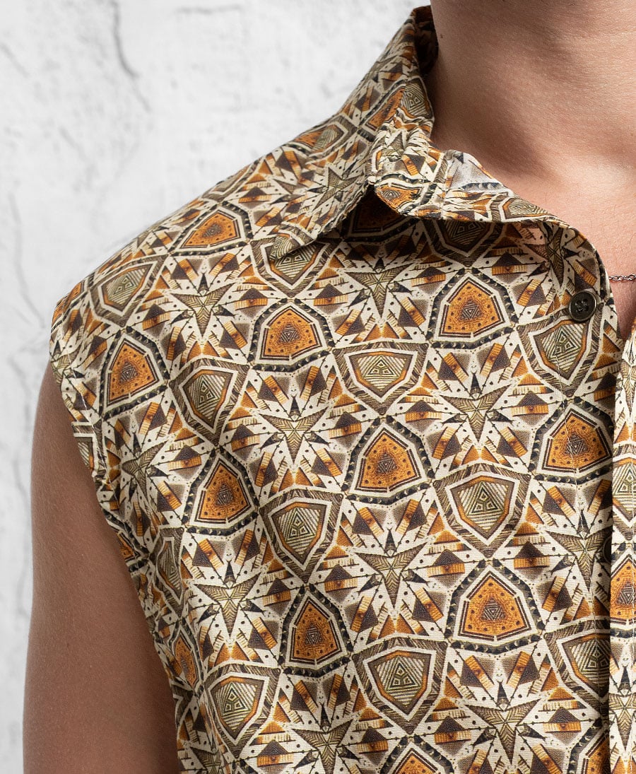 Vintage Print sleeveless button up shirt