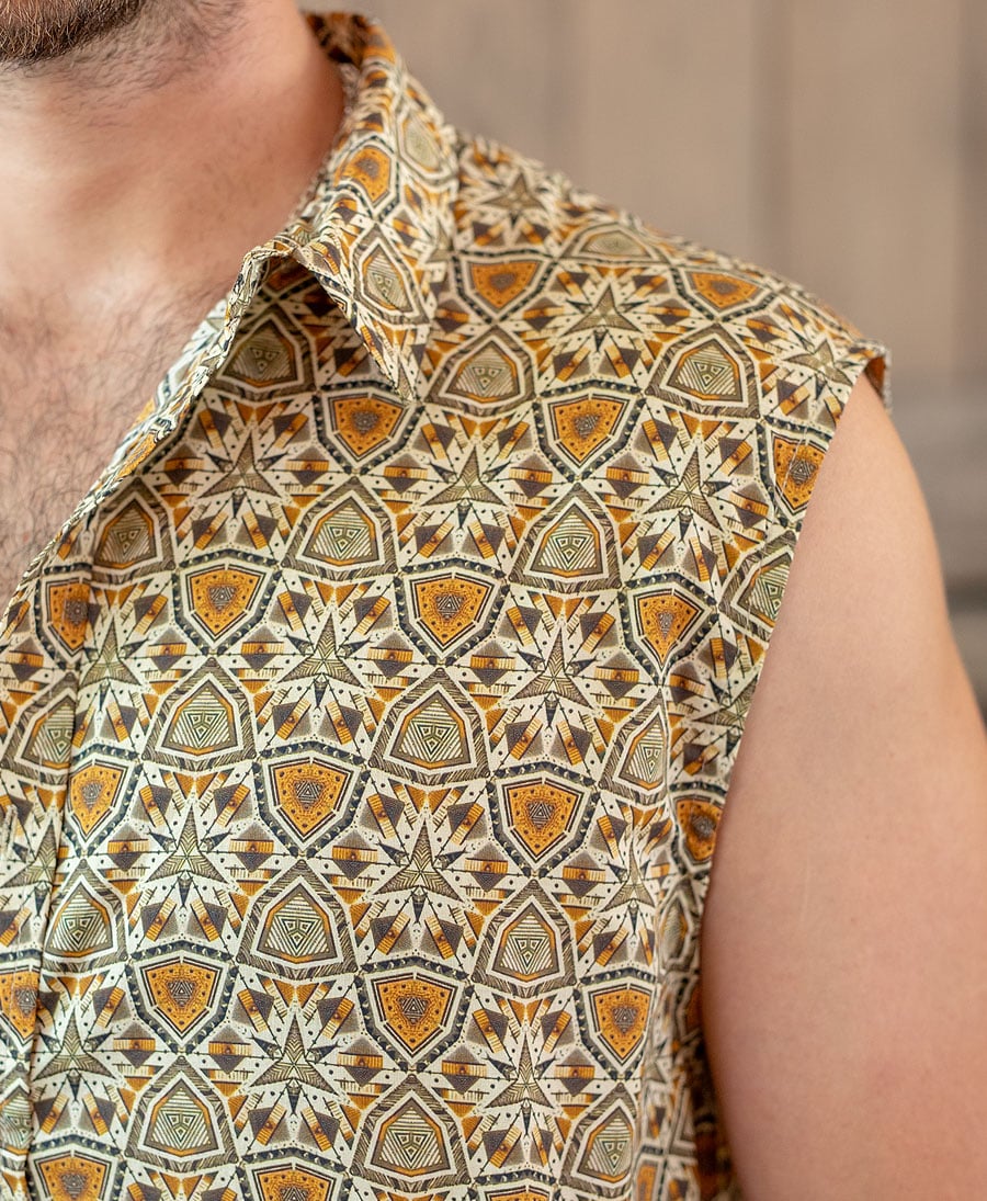 Vintage Print sleeveless button up shirt